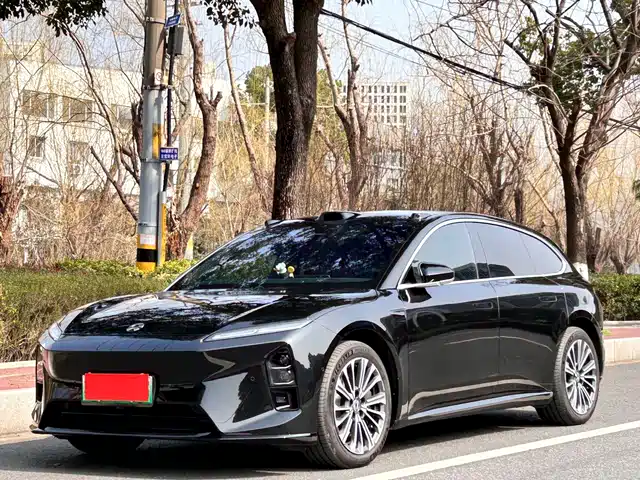 NIO NIO ET5T 2025