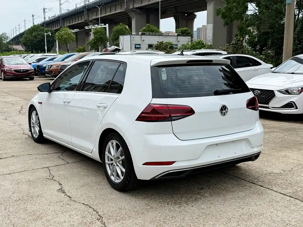 Volkswagen Golf — миниатюра 9