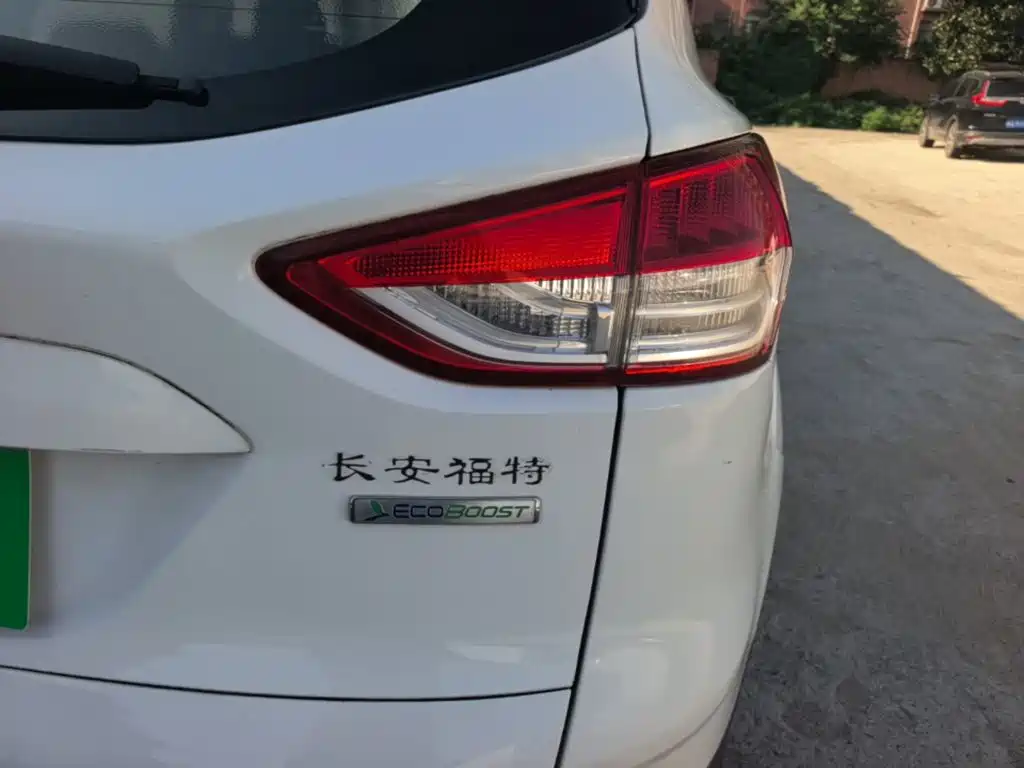 Ford Kuga — миниатюра 8