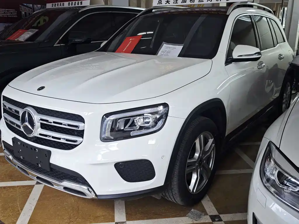 MERCEDES-BENZ GLB