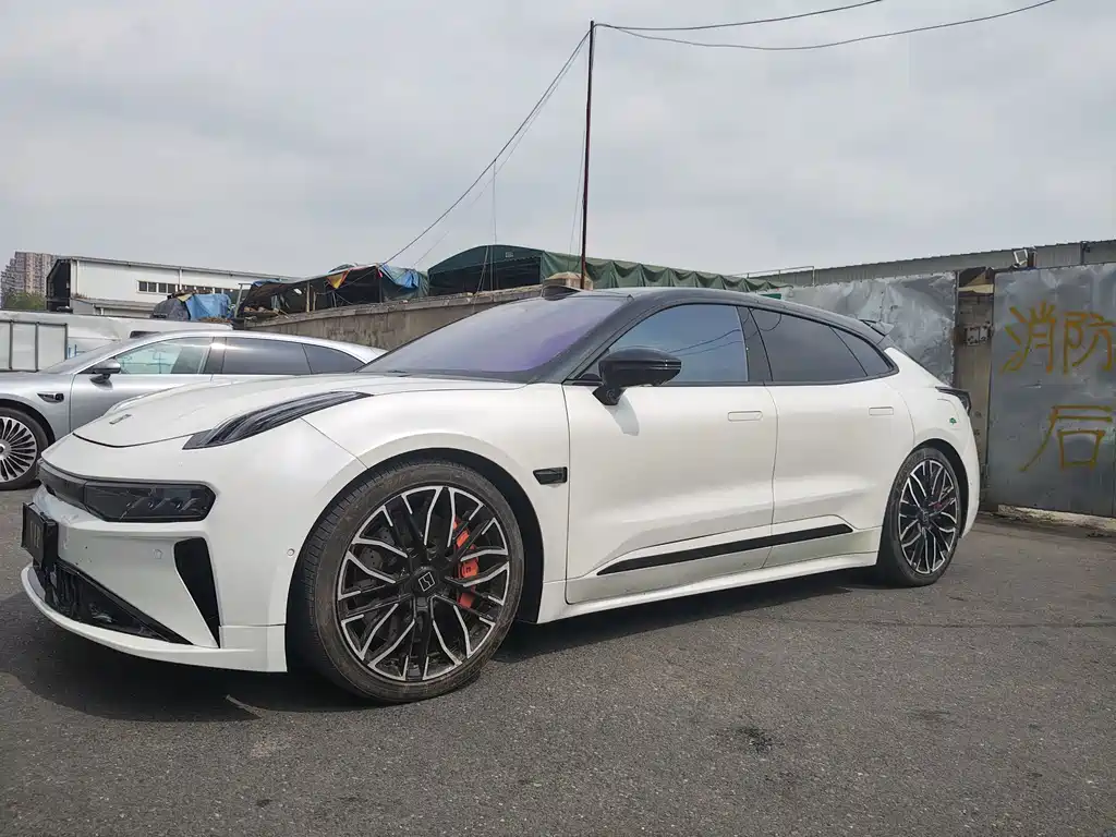 Zeekr 001