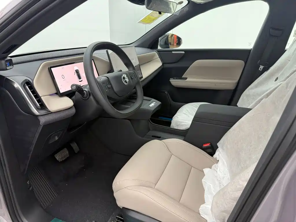 Volvo XC70 PHEV — миниатюра 6