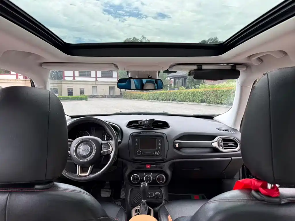 Jeep Renegade — миниатюра 10