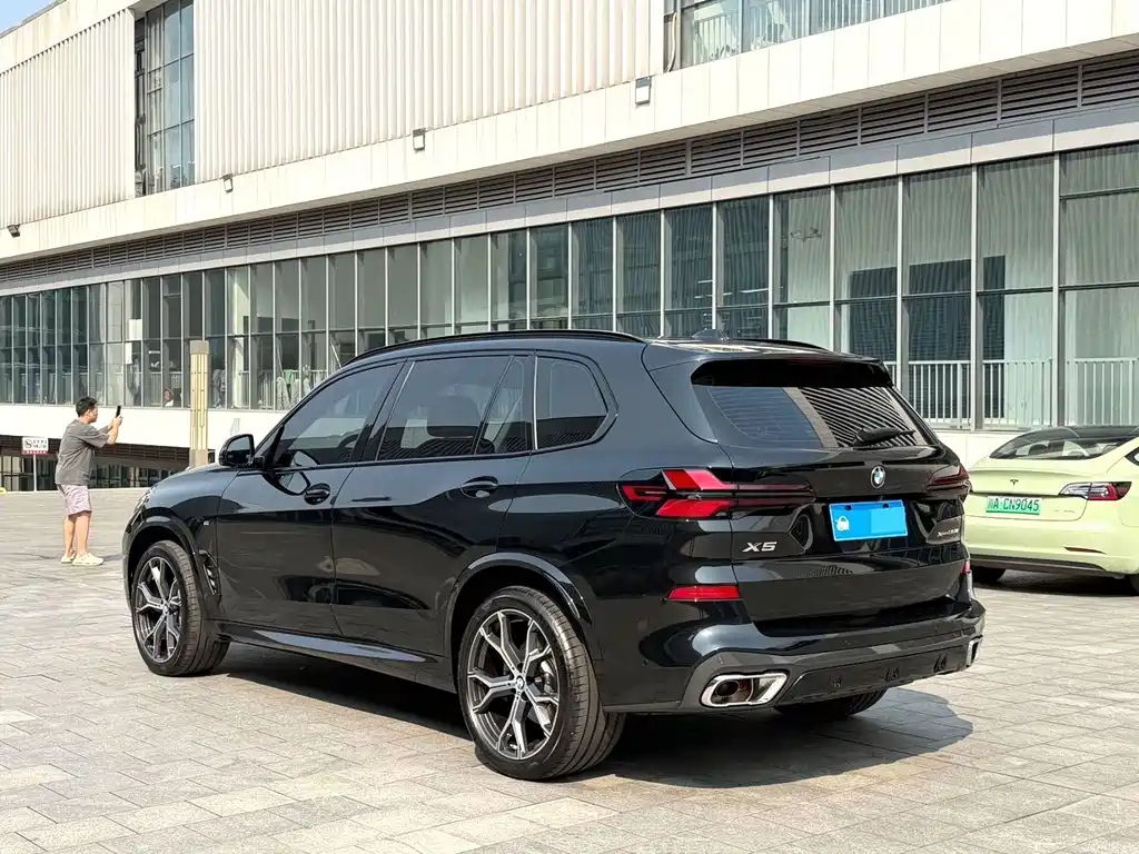 BMW X5 2025 xDrive 30Li Premium M Sport