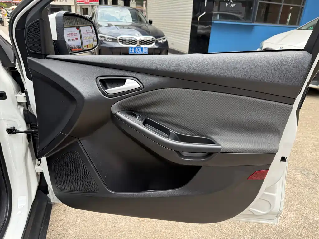 Ford Focus — миниатюра 23