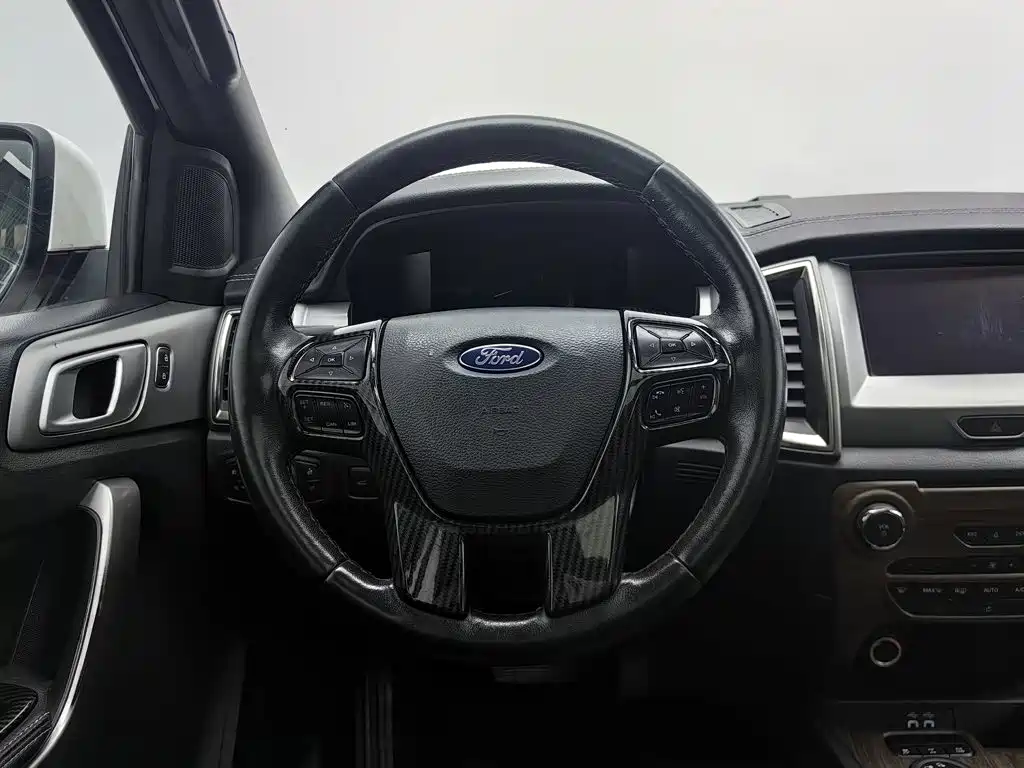Ford Everest — миниатюра 11