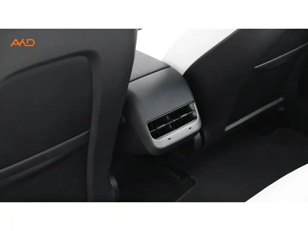 Tesla Model 3 — миниатюра 9
