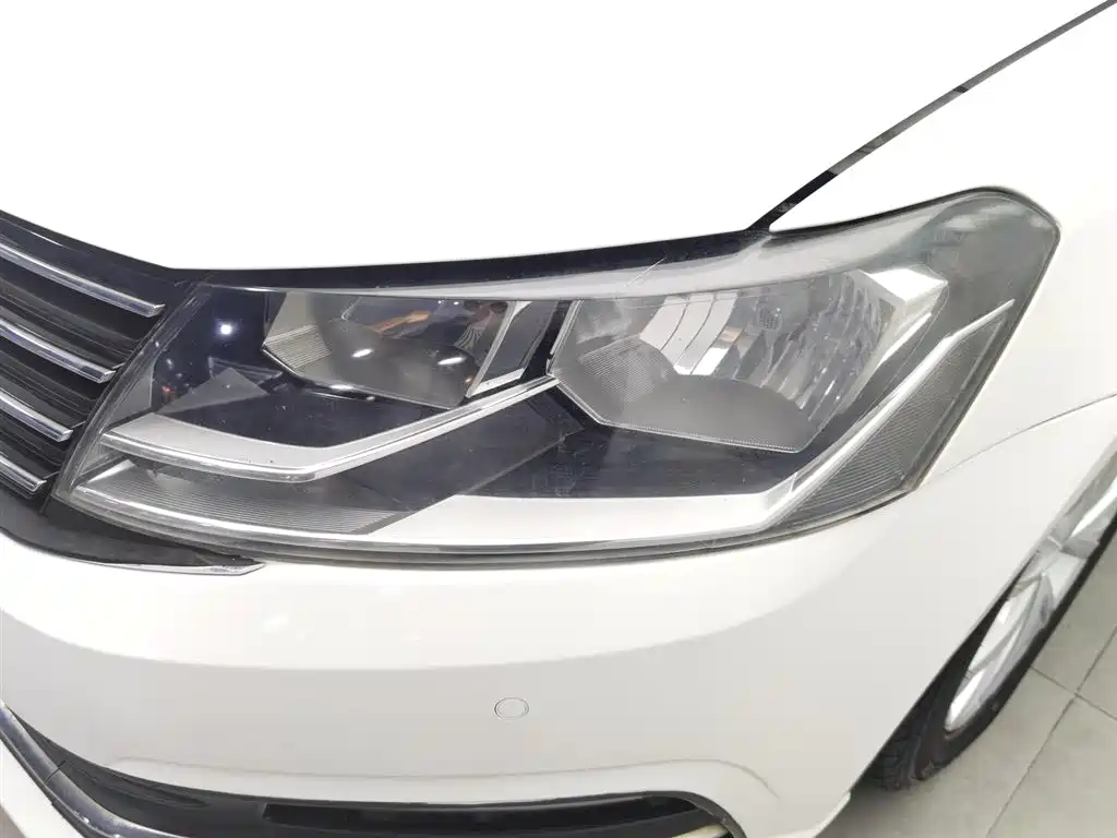 Volkswagen Lavida 2015 1.6L AT Comfort
