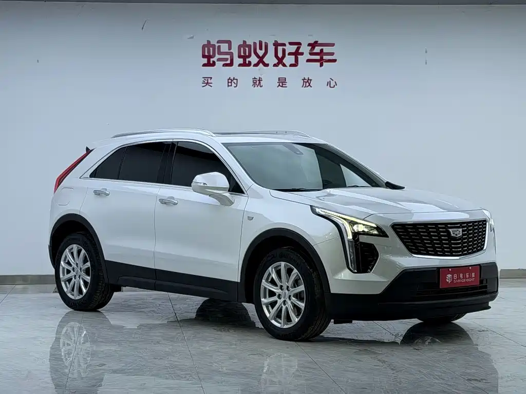 CADILLAC XT4