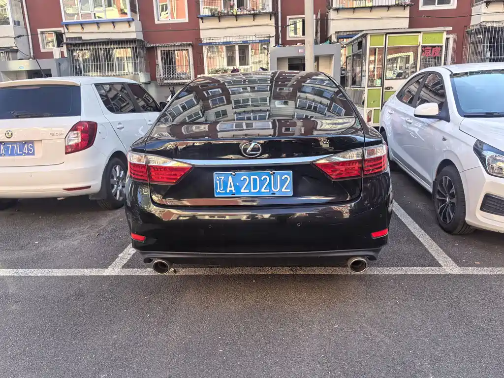 Lexus ES — миниатюра 5