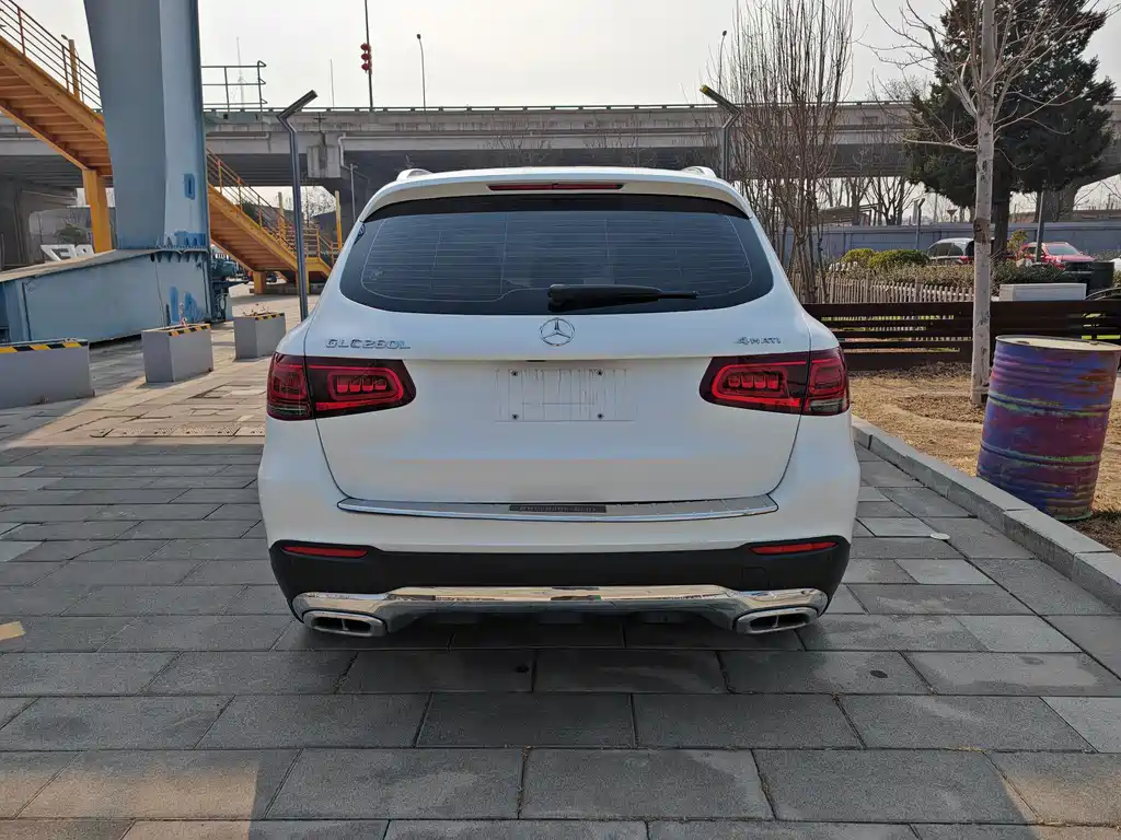 MERCEDES-BENZ GLC