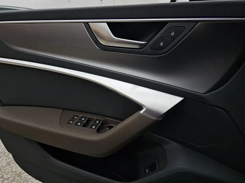 Audi A7L — миниатюра 8