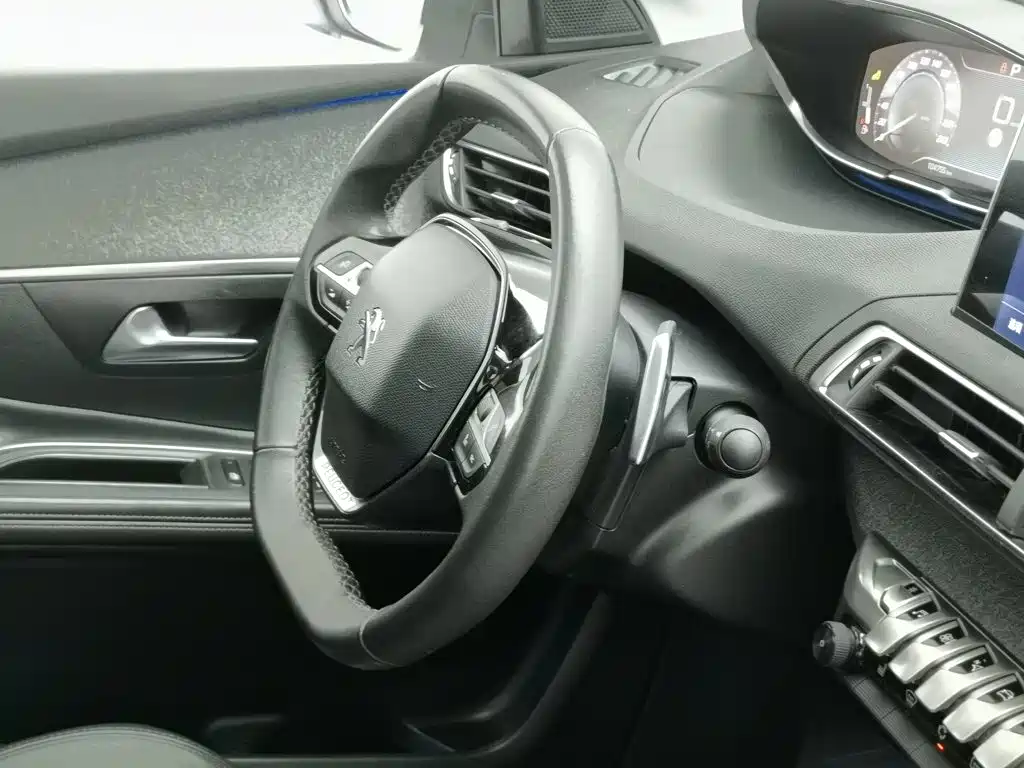 Peugeot 5008 — миниатюра 22