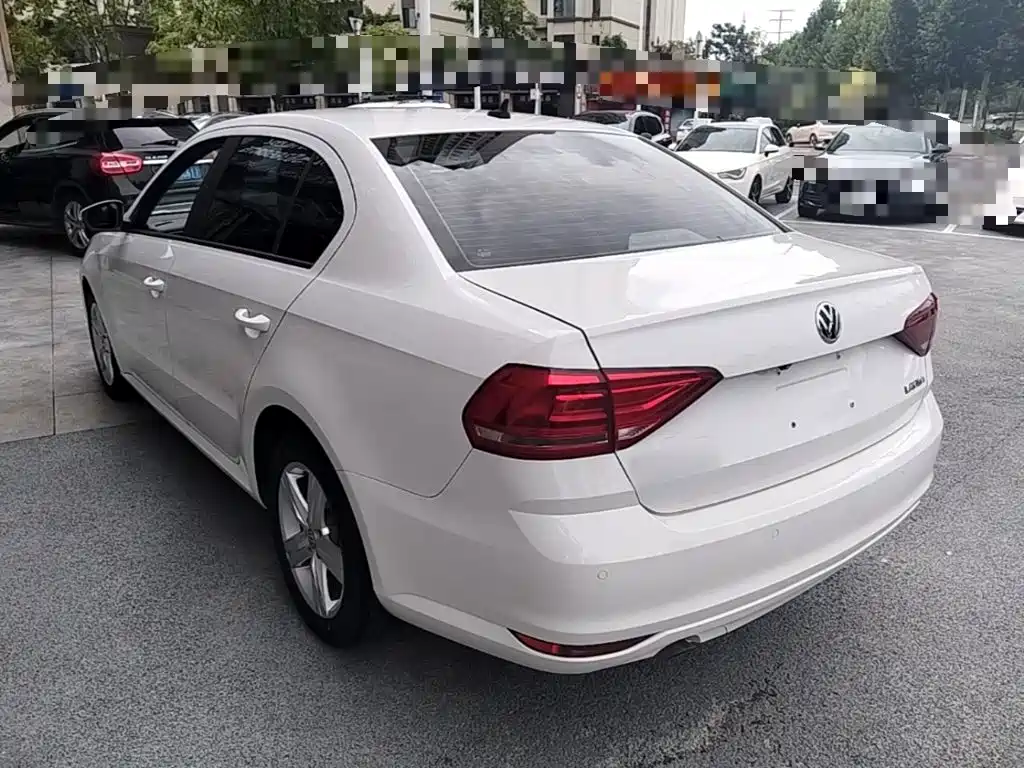 Volkswagen Lavida — миниатюра 5