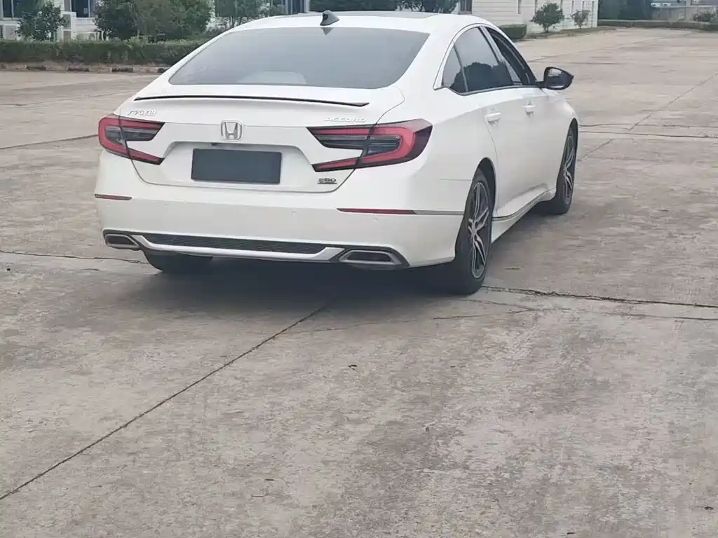 Honda Accord — миниатюра 9