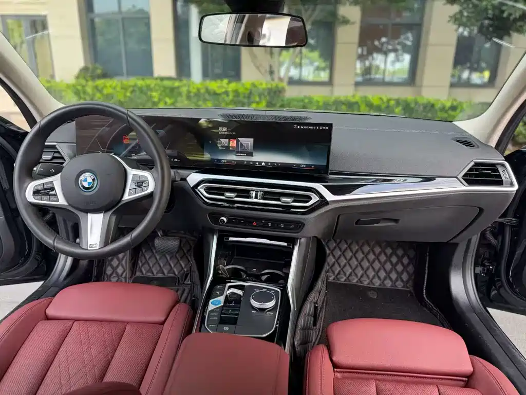BMW i3 2022 eDrive 35 L