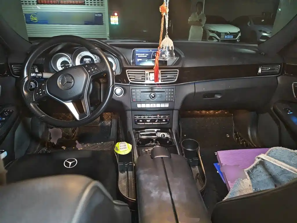 Mercedes-Benz E-Class — миниатюра 10