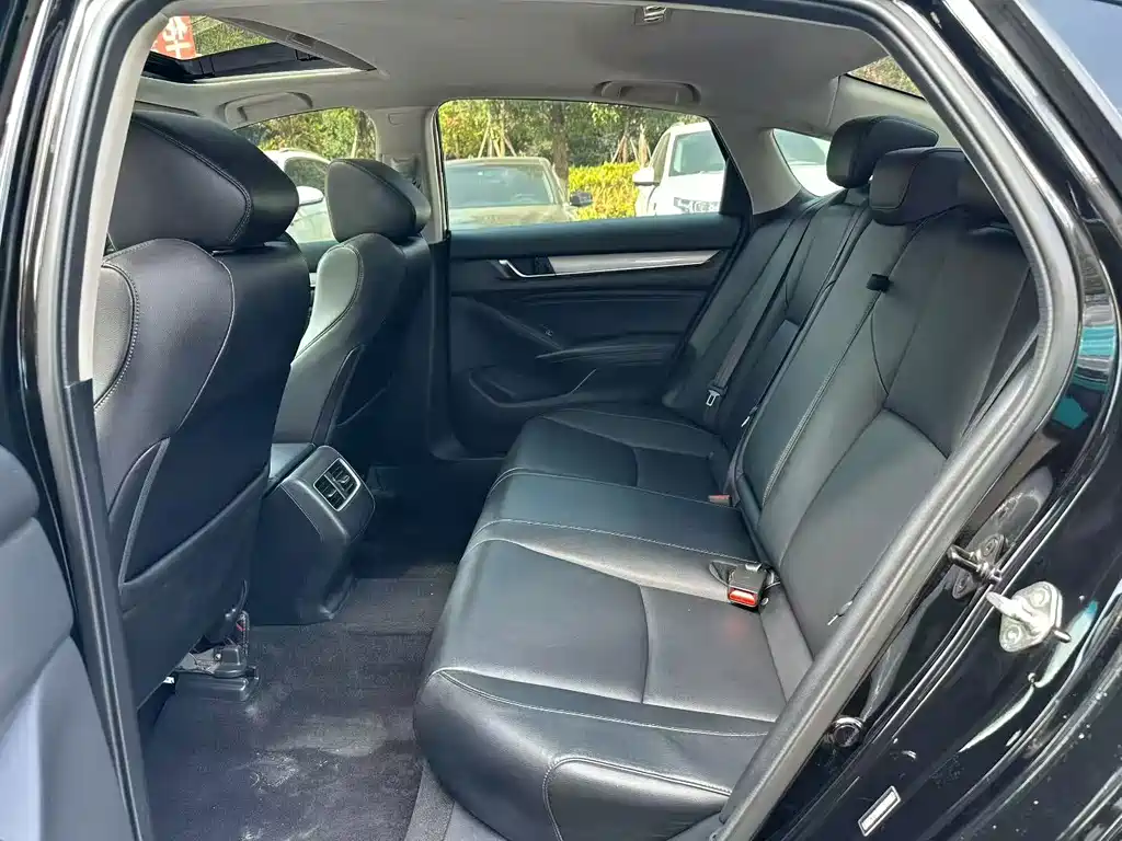 Honda Accord — миниатюра 6