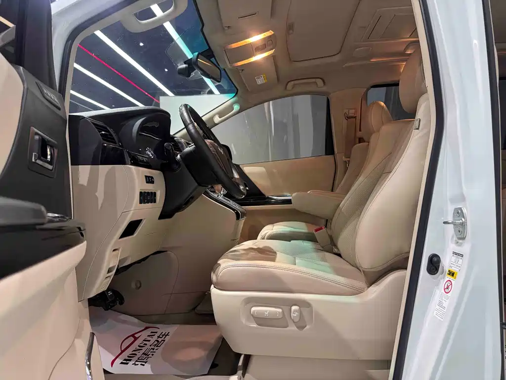 Toyota Alphard 2012 3.5L Luxury