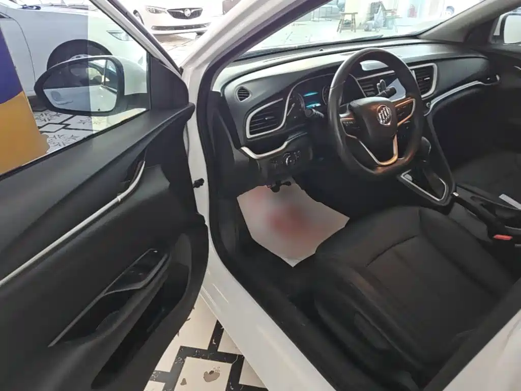 Buick Excelle — миниатюра 15