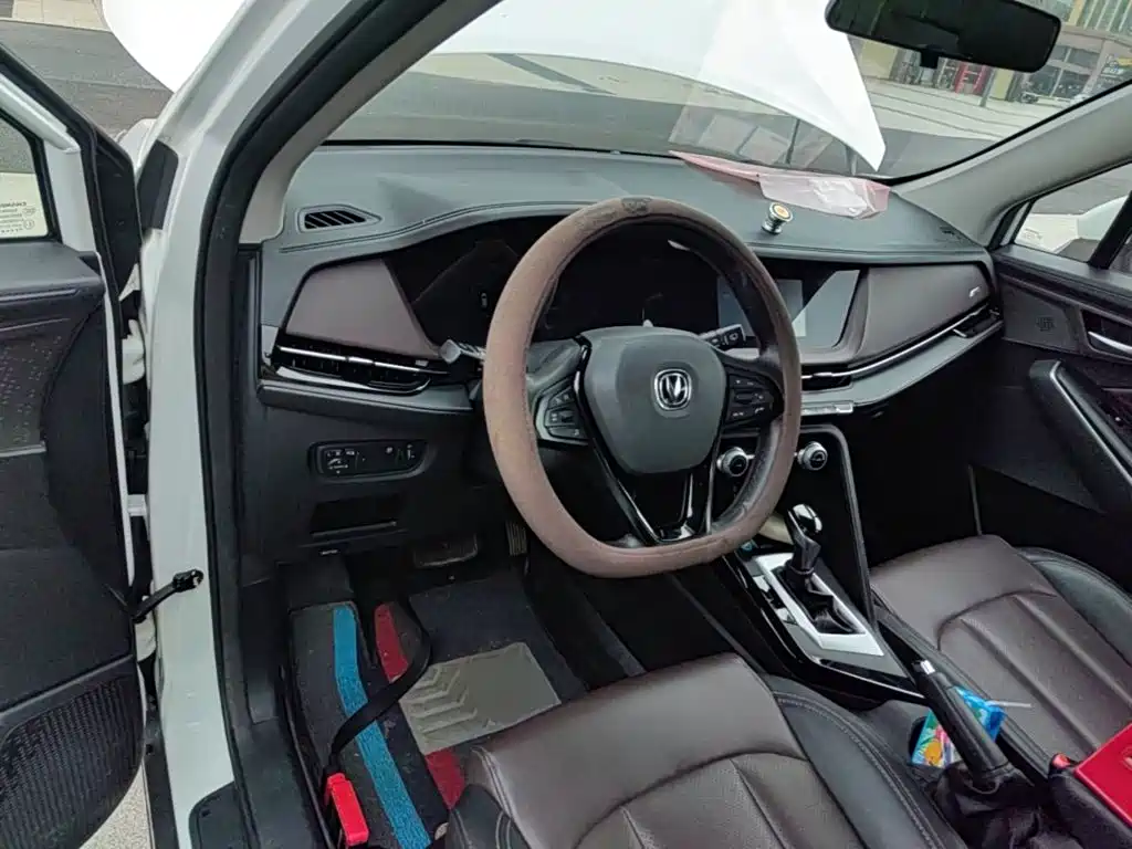 Changan CS15 — миниатюра 10