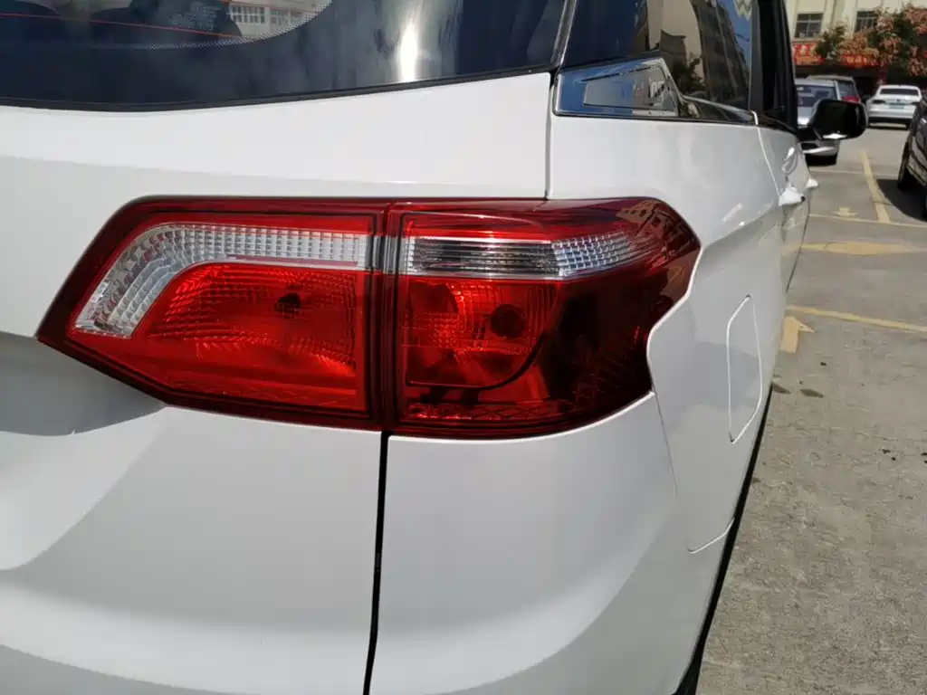 Wuling Hongguang S3 — миниатюра 8
