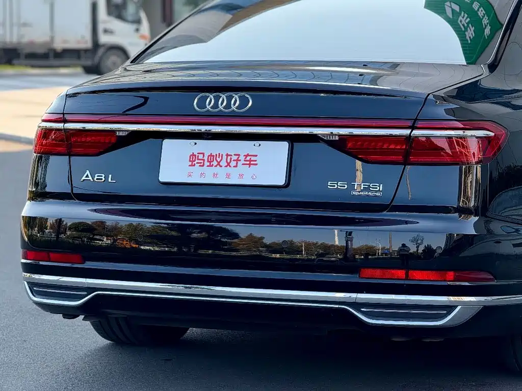 AUDI A8