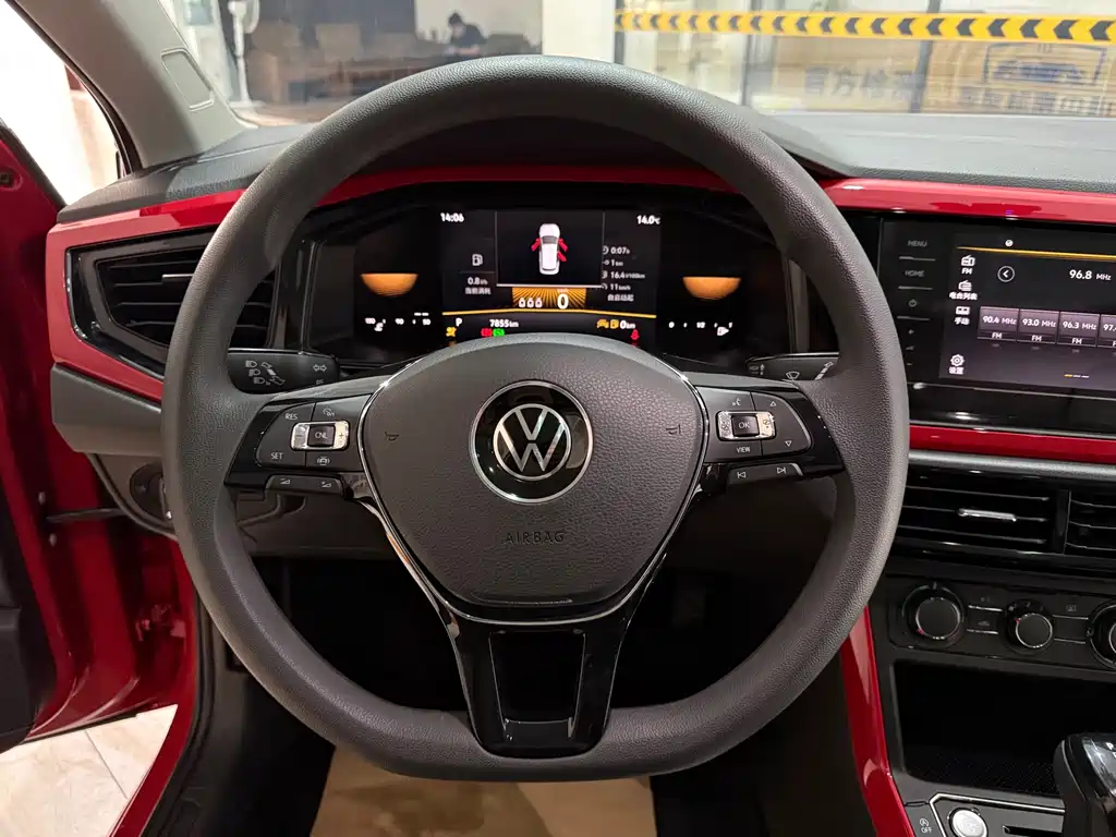 Volkswagen Polo — миниатюра 13
