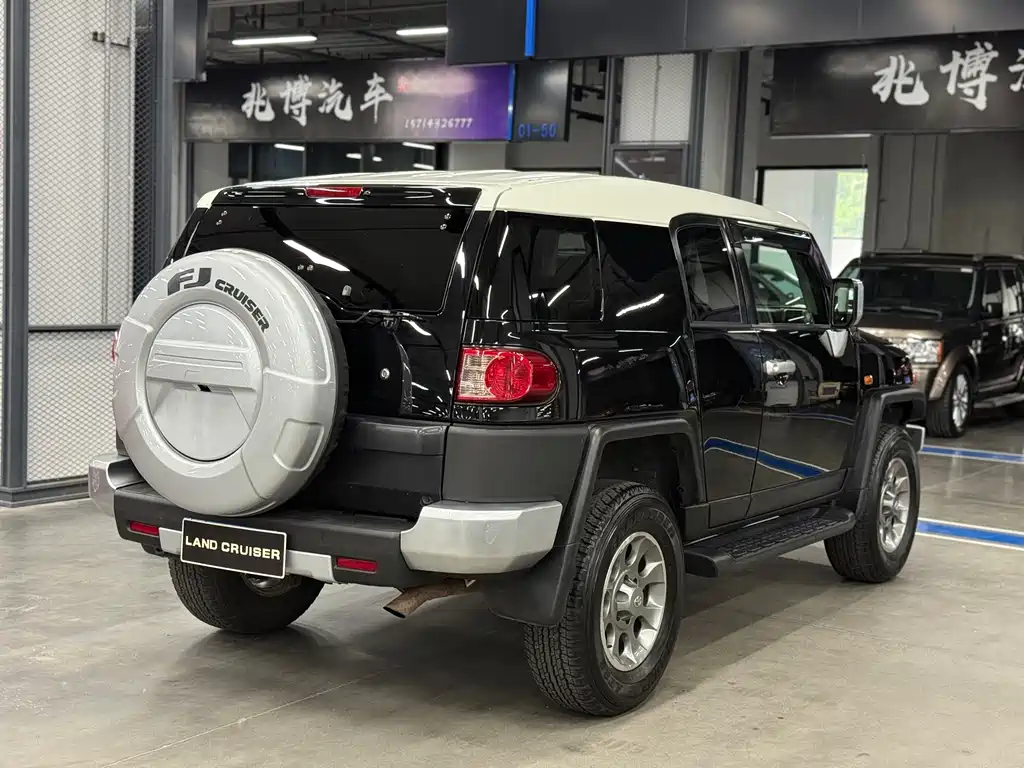 Toyota FJ Cruiser FJ 2011 4.0L