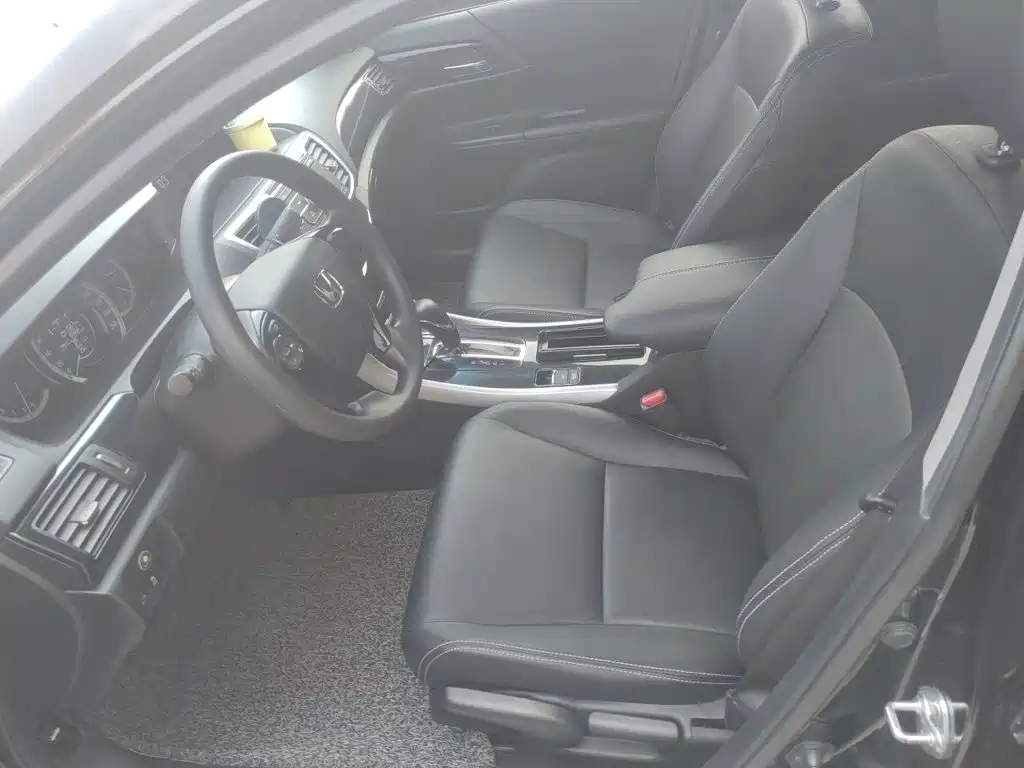 Honda Accord — миниатюра 11