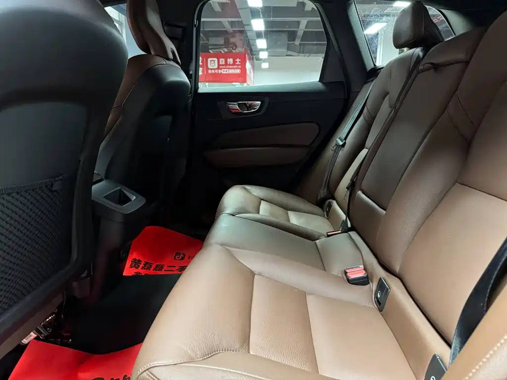 Volvo XC60 — миниатюра 8