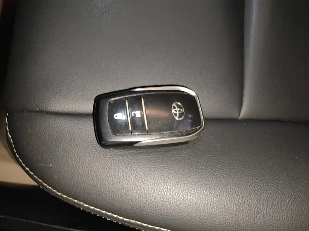 Toyota RAV4 — миниатюра 9