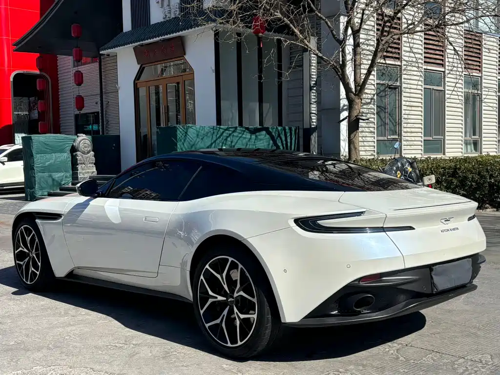 Aston Martin DB11 2019 4.0T V8 Coupe