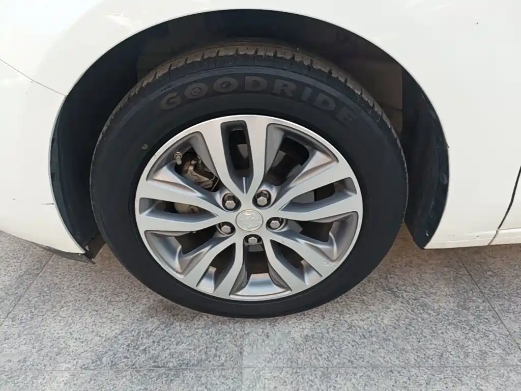 Buick Excelle — миниатюра 23