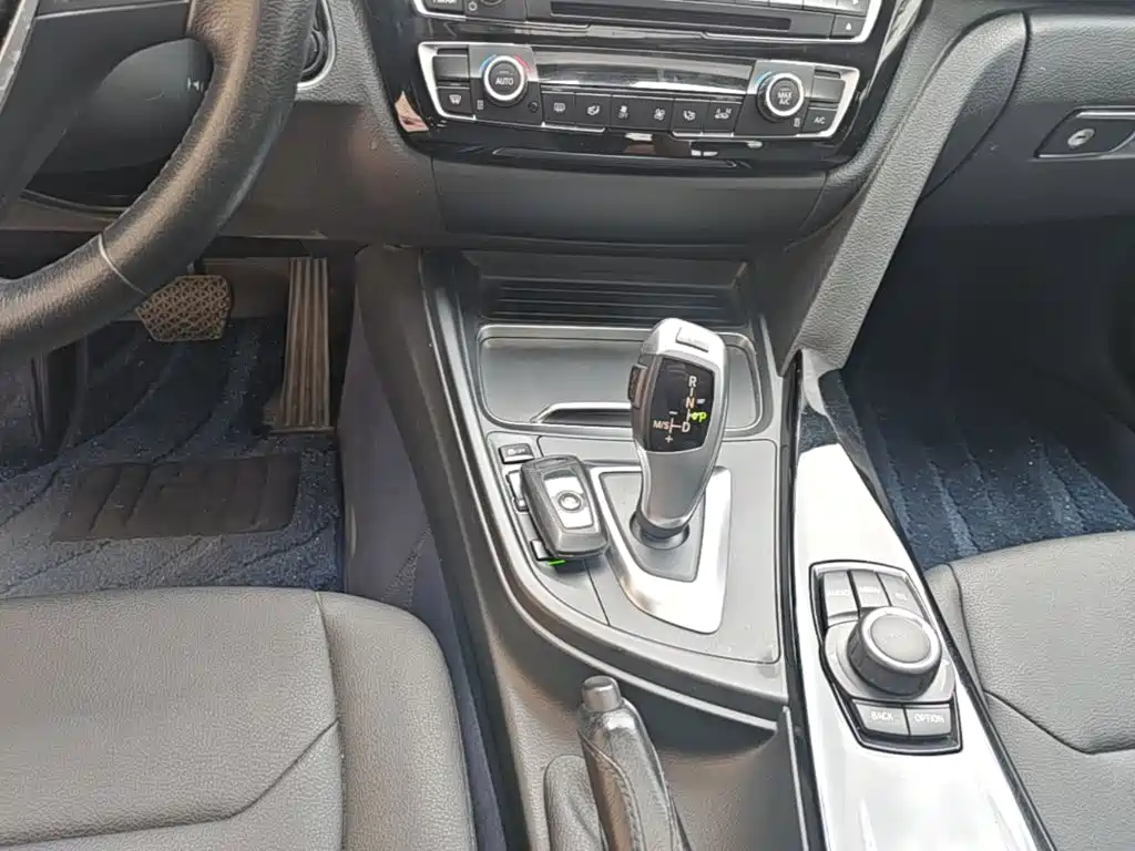 BMW 3 Series — миниатюра 14