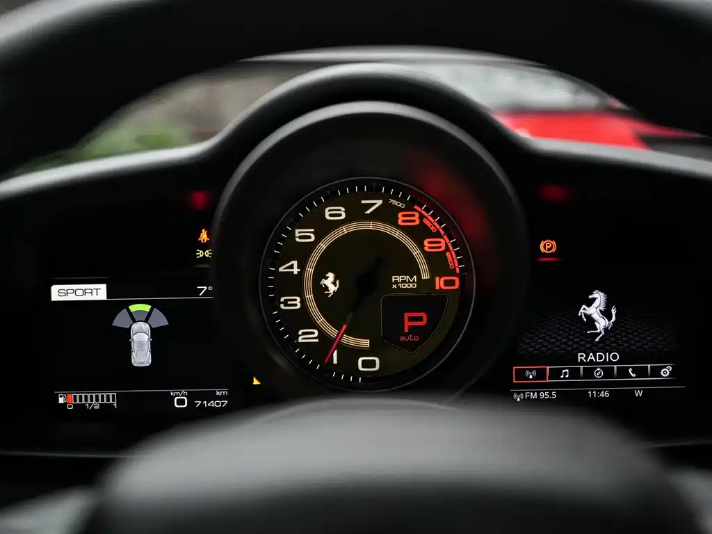FERRARI 488