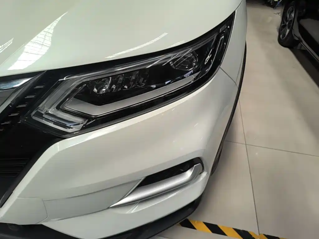 Nissan Qashqai — миниатюра 6