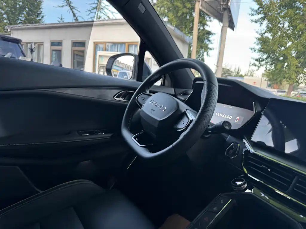 Lynk & Co 06 — миниатюра 10