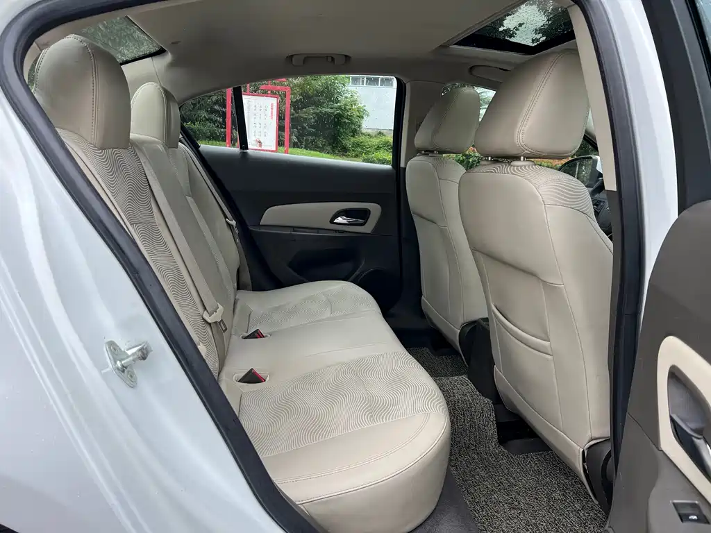 Chevrolet Cruze — миниатюра 13