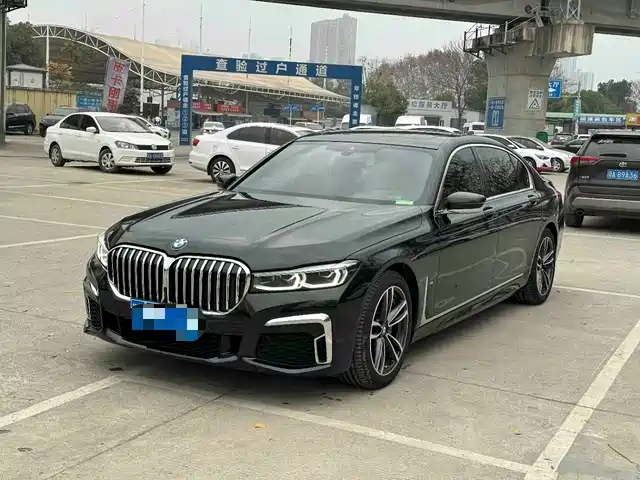 BMW 7 SERIES