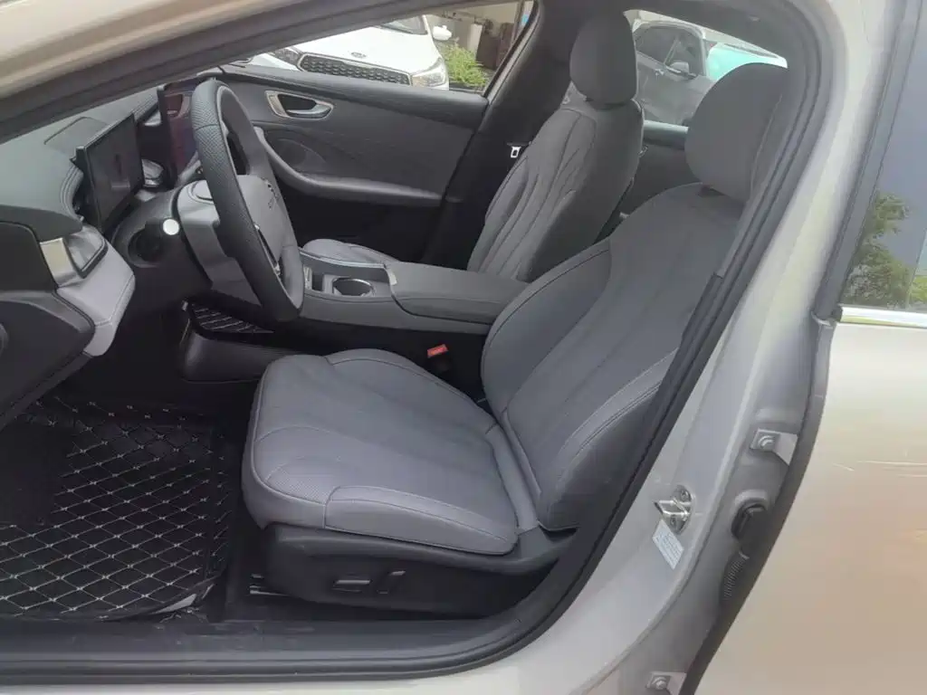 Roewe Wing Wai M7 DMH — миниатюра 15