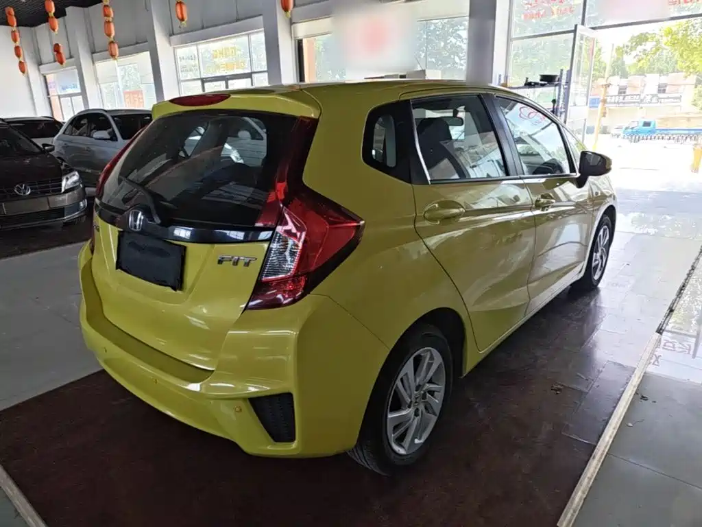 Honda Fit — миниатюра 7