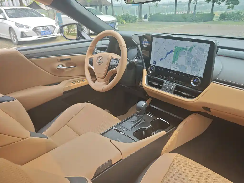 Lexus ES — миниатюра 16