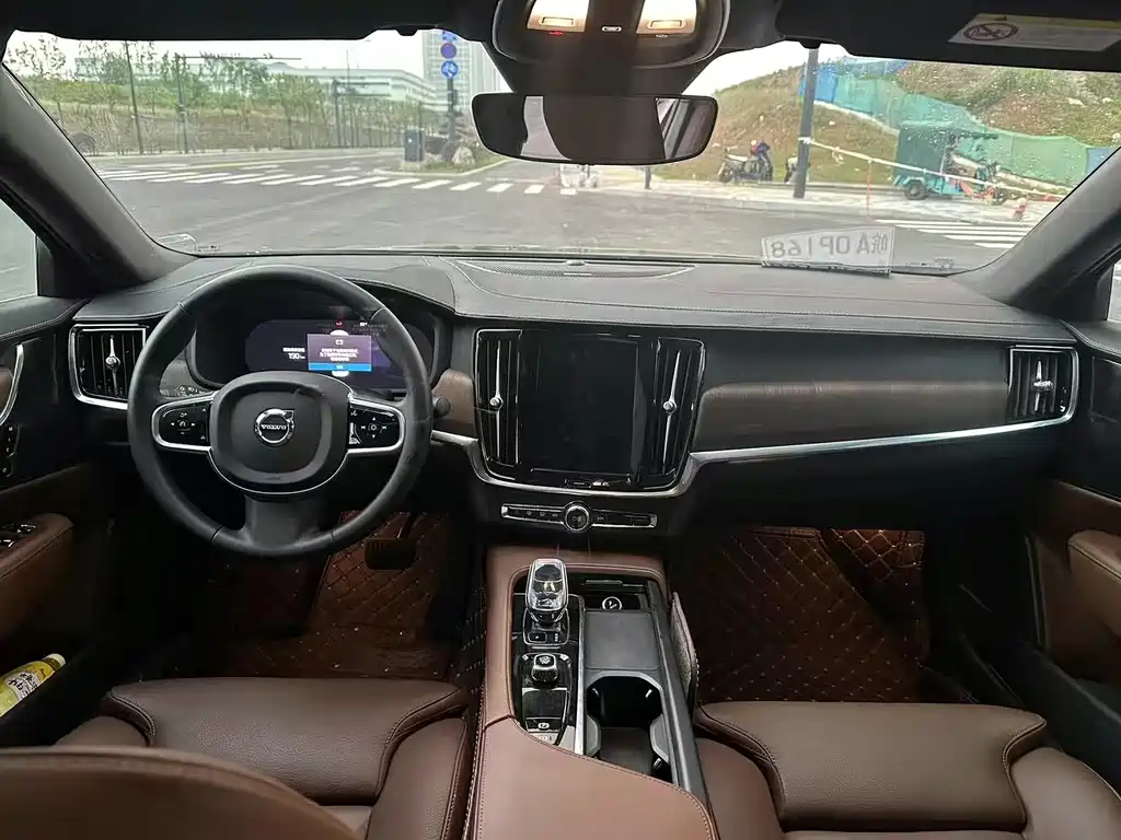 Volvo S90 — миниатюра 6
