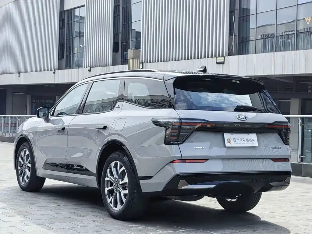 Ford Edge 2023 L 2.0T EcoBoost мест