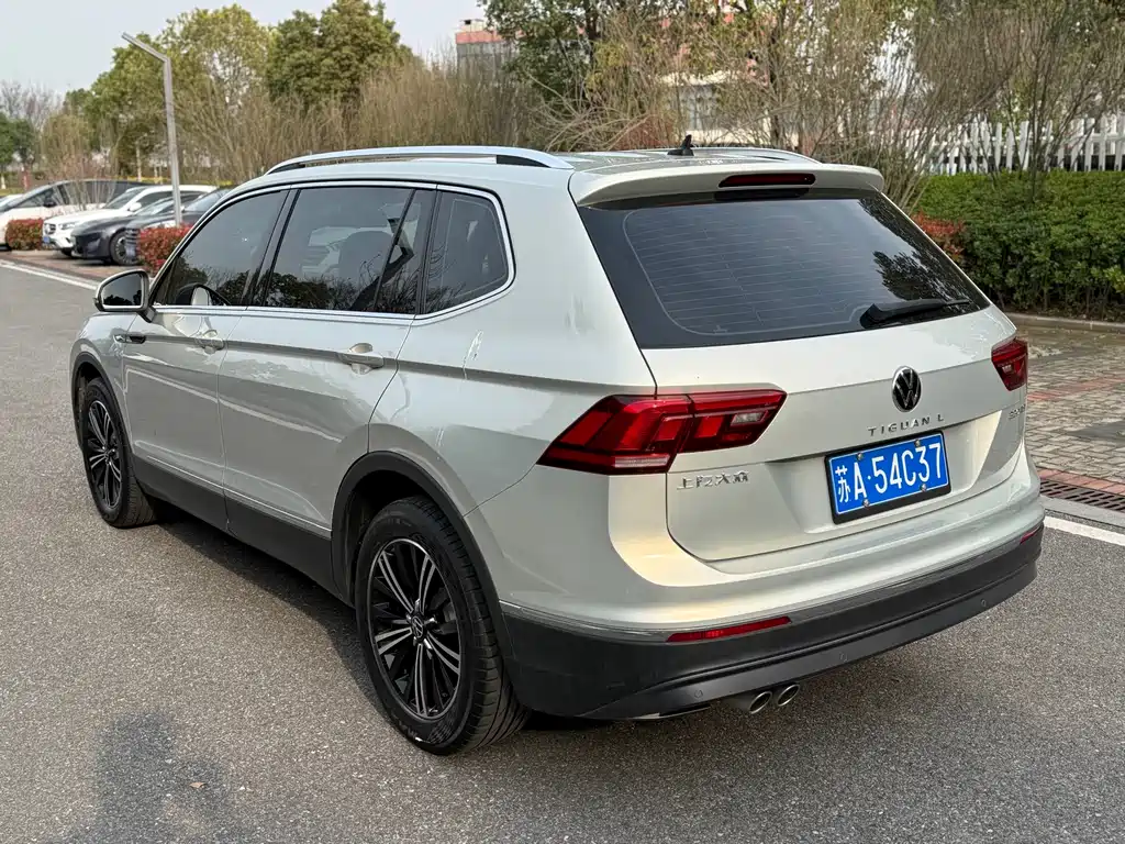Volkswagen Tiguan L L 2021 330TSI AT
