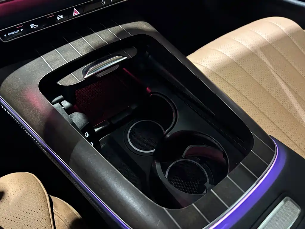 Mercedes-Benz E-Class — миниатюра 16