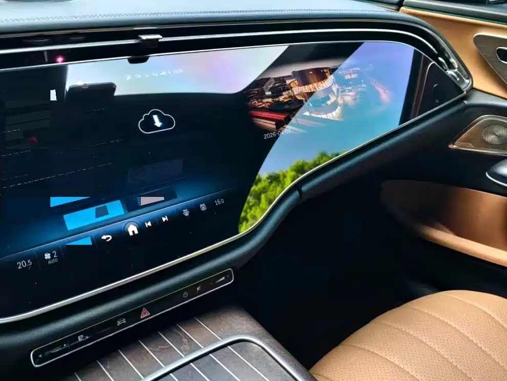 Mercedes-Benz E-Class — миниатюра 7
