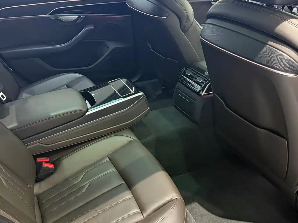 Audi A8 — миниатюра 7