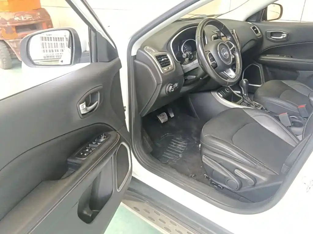 Jeep Compass — миниатюра 16